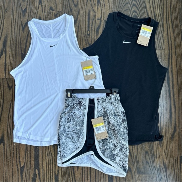 Nike Running Athletic Shorts & Active Tank Top Bundle Athleisure Set Small NWT
